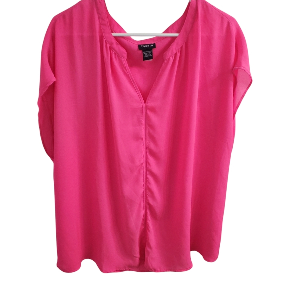 Torrid Hot Pink short sleeve blouse size 1 - Picture 2 of 4